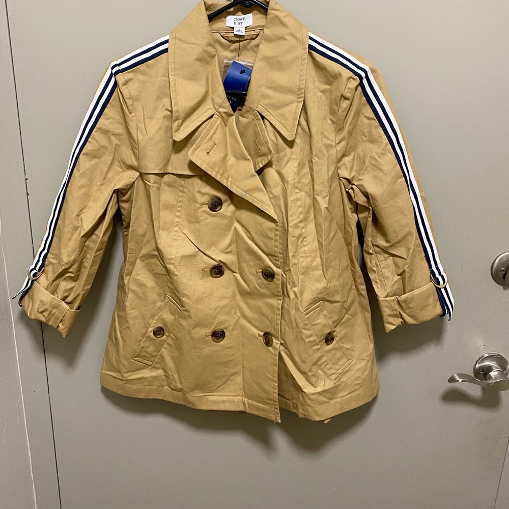 Crown & Ivy short trench jacket